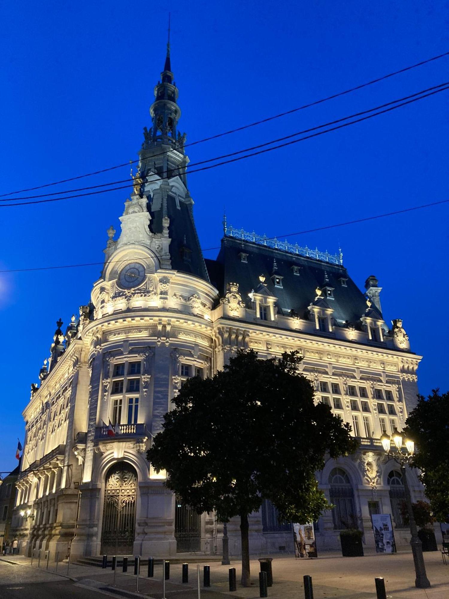 Joli Appart F2, Les 3 Croissants, Centre Ville 桑斯 外观 照片